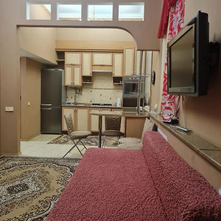 Центр, Євгена Коновальця, 3 Apartment Lutsʼk Екстериор снимка
