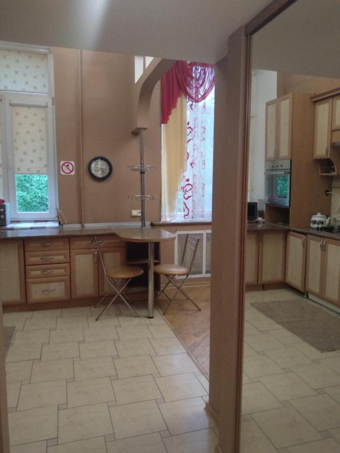 Центр, Євгена Коновальця, 3 Apartment Lutsʼk Екстериор снимка